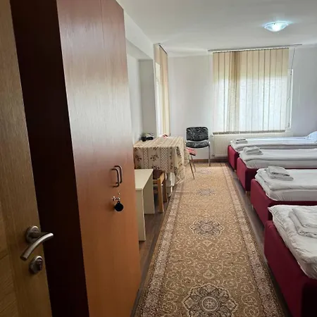 Prestige Hostel *